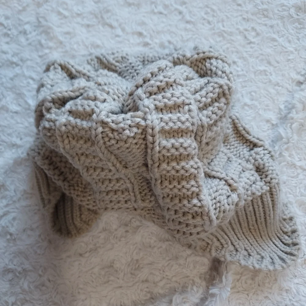 Cable Knit Pom-Pom Hat Ear Flaps Beige Tan Beige Winter Skiing Neutral